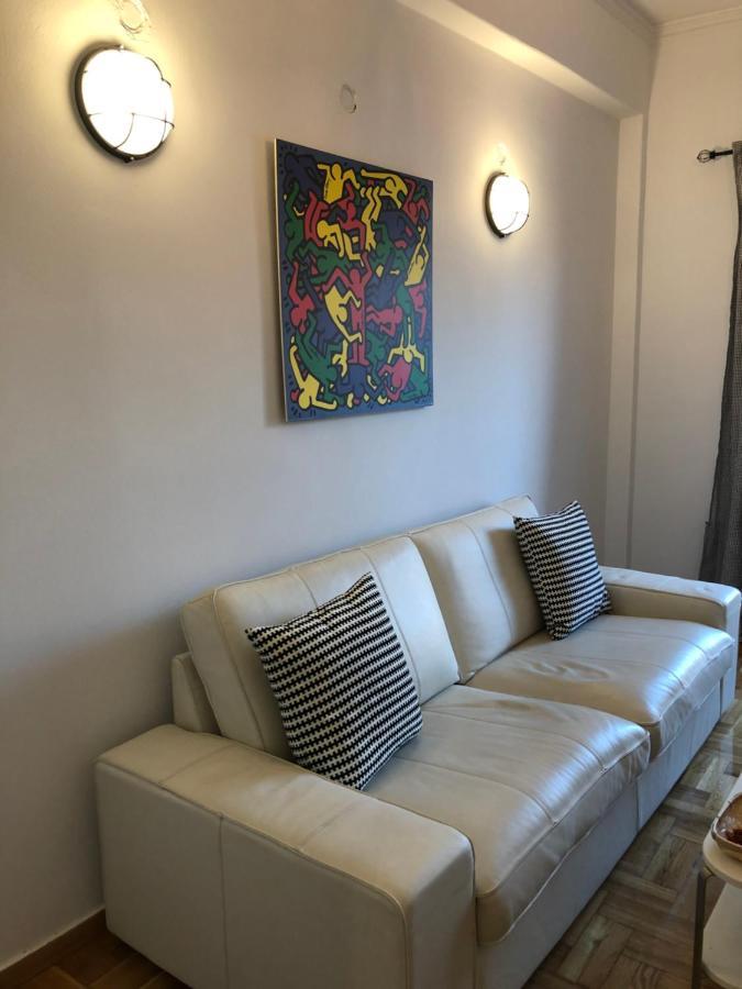 Cosy Apartment In Metaxourgeio Atenas Exterior foto