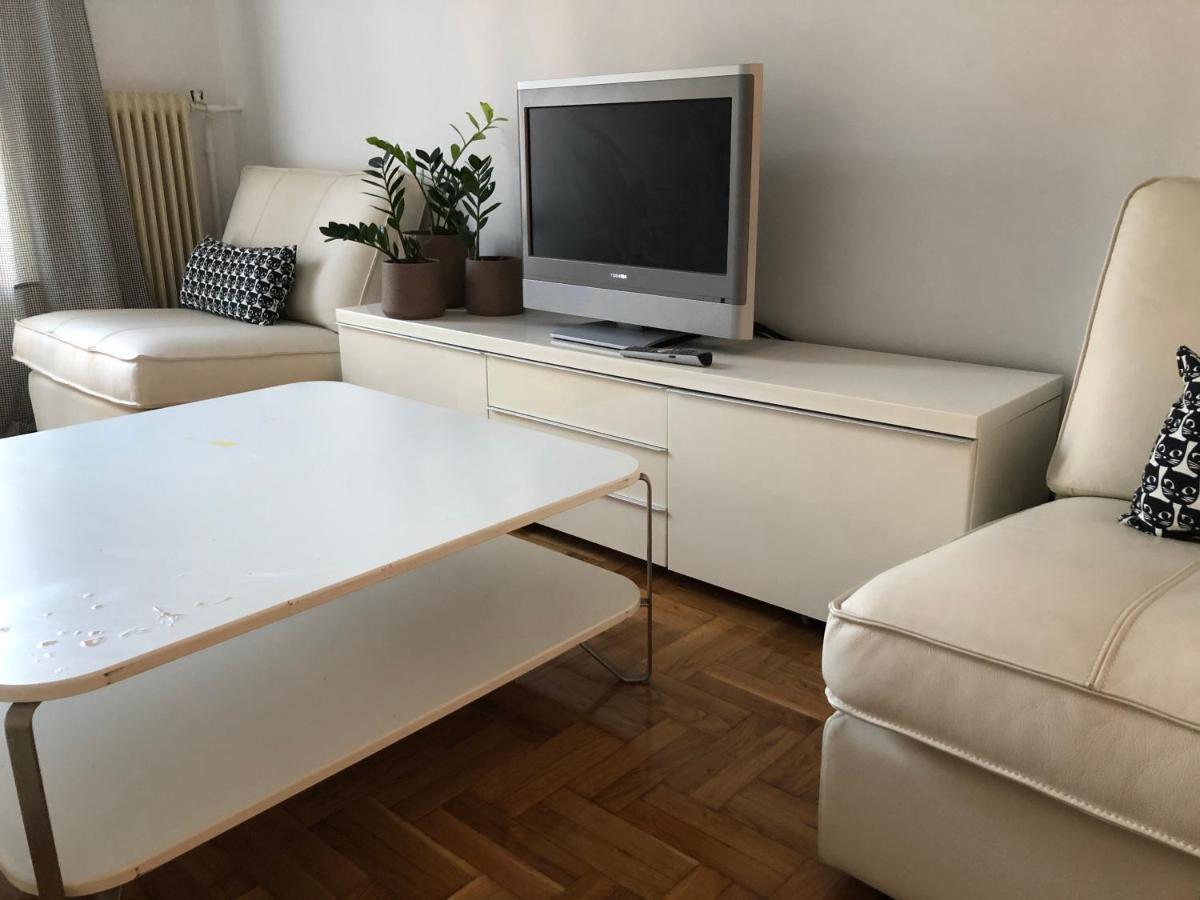 Cosy Apartment In Metaxourgeio Atenas Exterior foto
