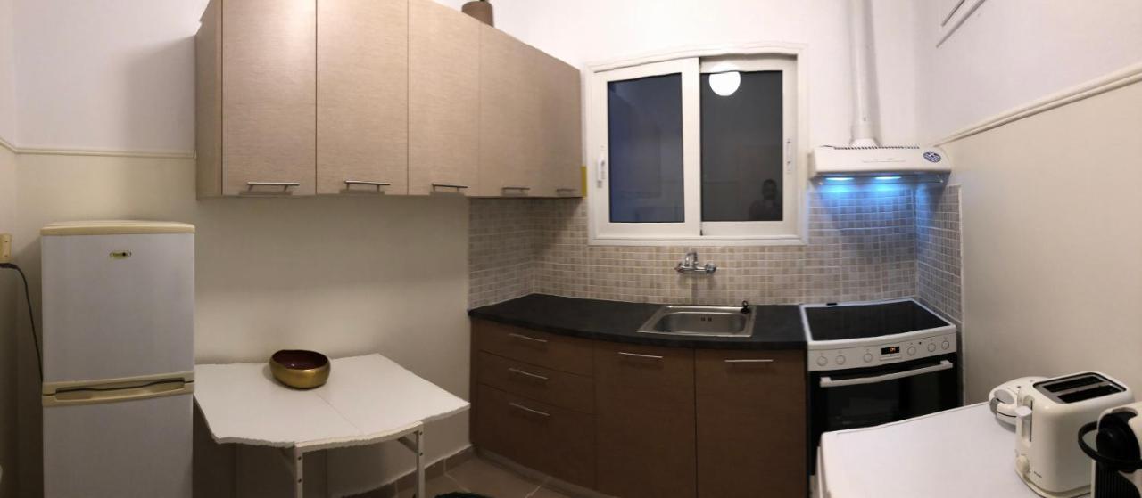 Cosy Apartment In Metaxourgeio Atenas Exterior foto