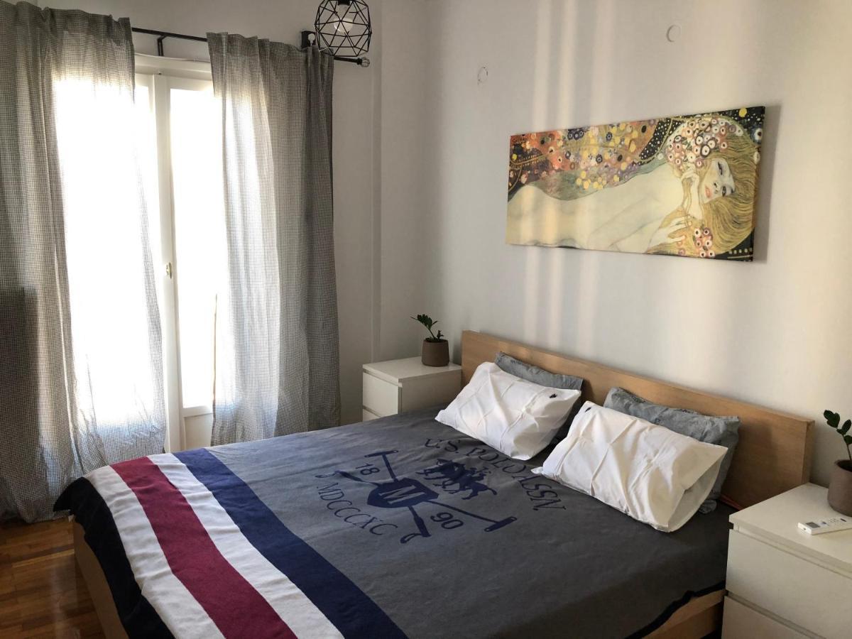 Cosy Apartment In Metaxourgeio Atenas Exterior foto