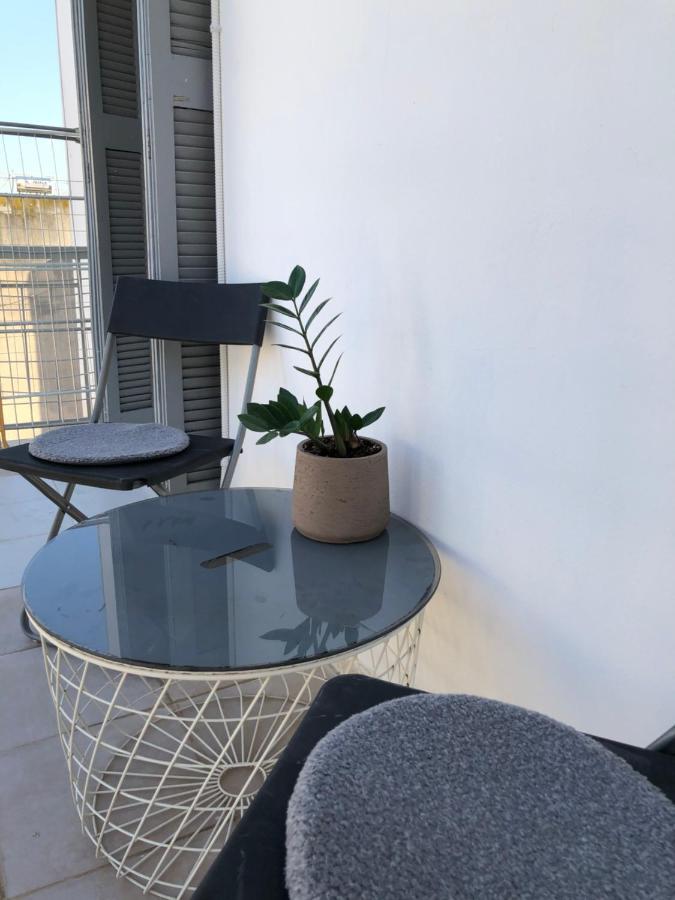 Cosy Apartment In Metaxourgeio Atenas Exterior foto
