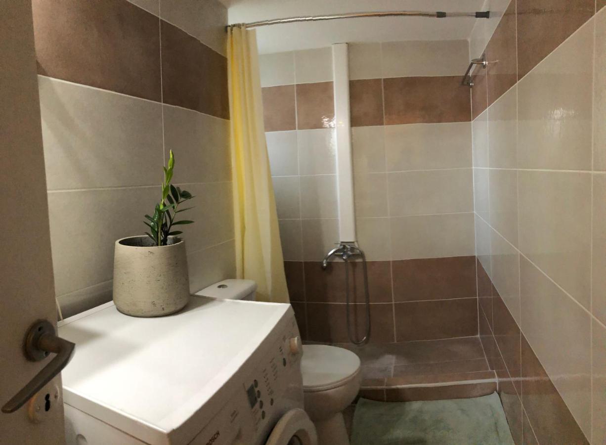 Cosy Apartment In Metaxourgeio Atenas Exterior foto